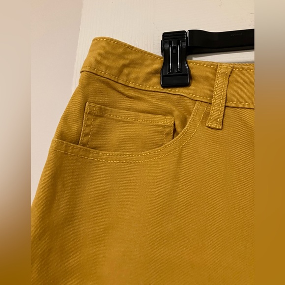 Time and True jeans capris size 18, in excellent condition - Picture 5 of 6